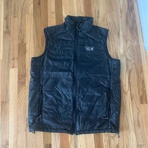 Mountain hardwear,  Lg, lightweight puffy vest black